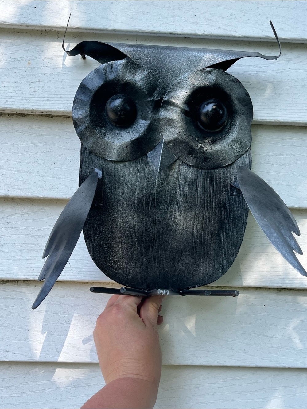 Whimsical Metal Owl Wall Décor - Rustic Bird Accent